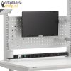 werkplaats-shop Treston LCD beeldschermhouder aan gereedschapsbord van een werktafel
