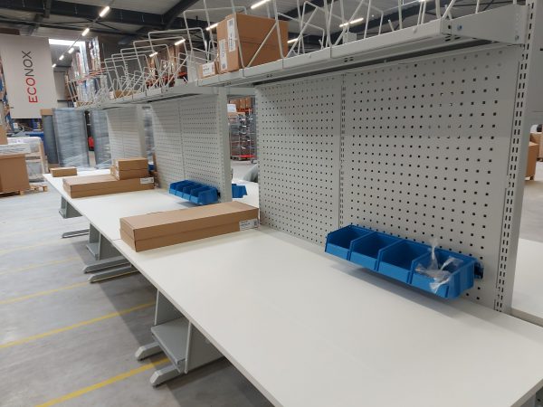 Werkplaats-shop.nl inpaktafels voor webshop met kartonhouders en flex verdelers voor karton